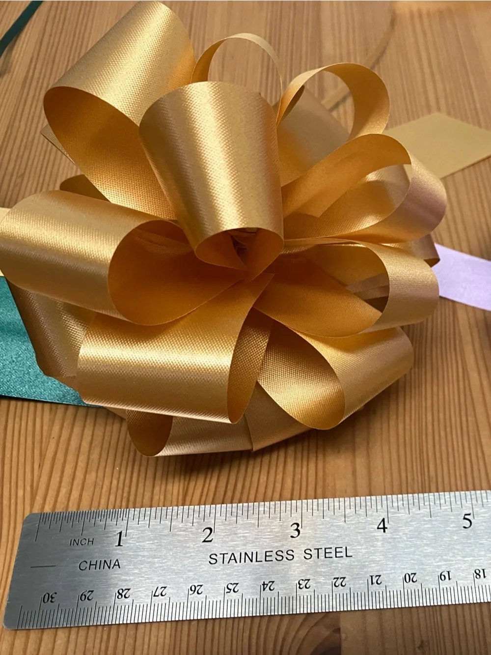 Gift Bow Bundle of 100 Medium Bows for Presents, New for Birthday, Christmas